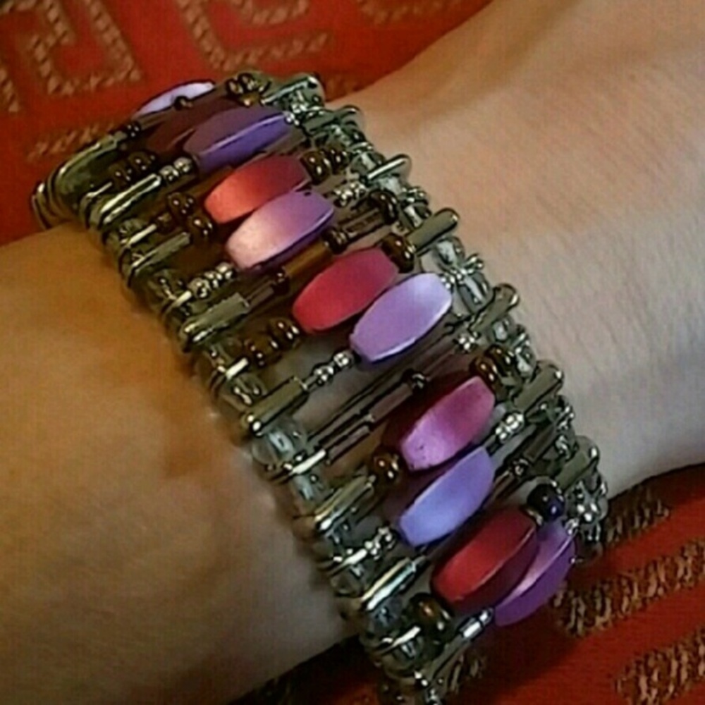 Handmade safety pin bracelet.. 😍